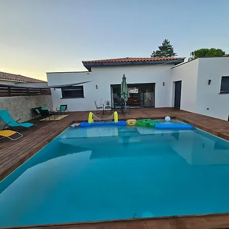 Maison Moderne Willa Saint-Genies-de-Malgoires